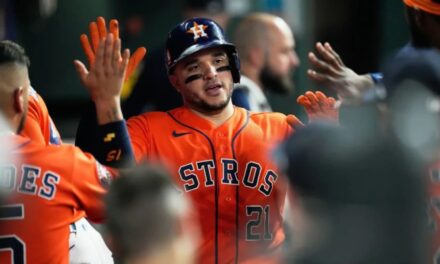 Yainer Díaz pega jonrón de 3 carreras y Astros se imponen a Diamondbacks por 3-1