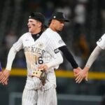 Cole Carrigg batea de 5-4 y los Rockies derrotan a los Padres 9-3 para poner fin a una racha de ocho derrotas.