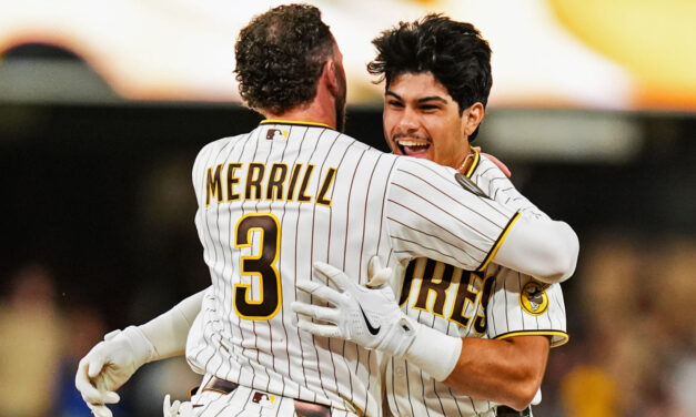 Salas pega sencillo decisivoy Padres vencen 7-6 a Marlins. Su número mágico baja a 3