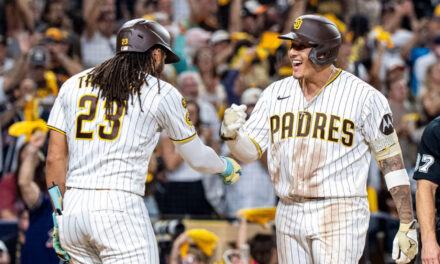 Padres vencen 10-7 a los Diamondbacks y aseguran la localía en la serie de comodines
