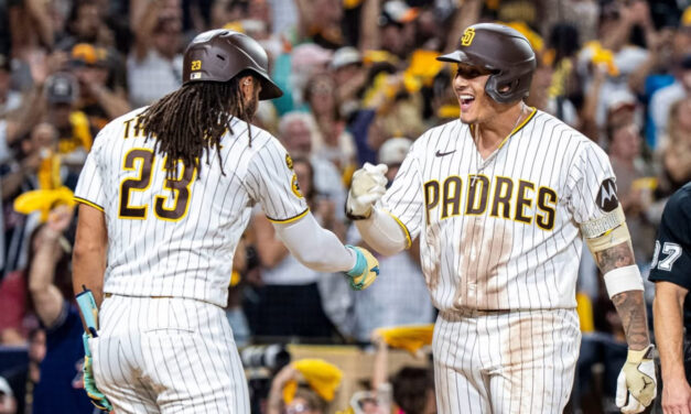 Padres vencen 10-7 a los Diamondbacks y aseguran la localía en la serie de comodines