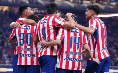 Chivas golea a Pumas