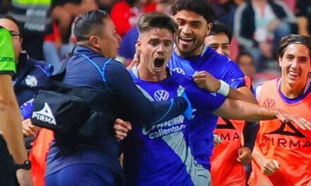 Puebla le saca el triunfo de visita al Necaxa