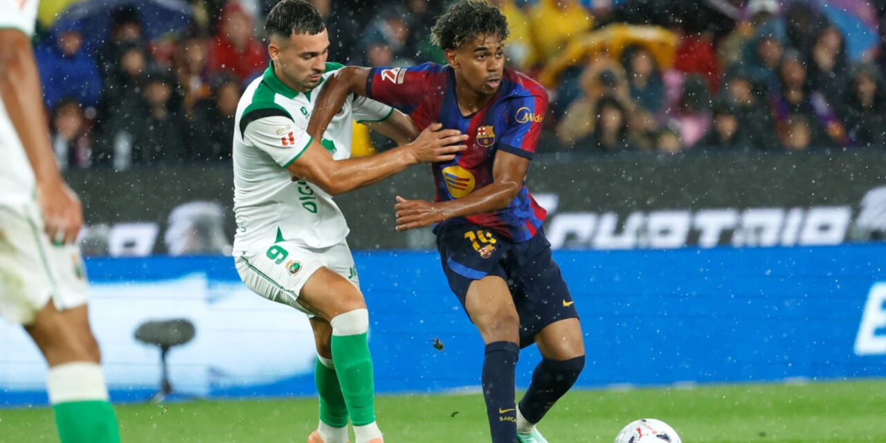 Triplete de Raphinha impulsa goleada 7-2 del Barcelona al Racing