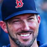Red Sox quitan el interinato y nombran a Chad Tracy mánager tras giro histórico