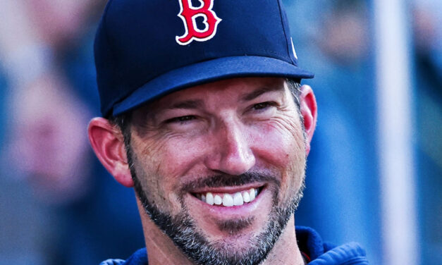 Red Sox quitan el interinato y nombran a Chad Tracy mánager tras giro histórico