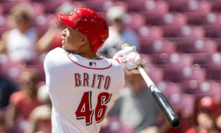 Brito, Bleday y Rodríguez pegan jonrones y Rojos anotan 7 sin respuesta para vencer 7-3 a los Padres