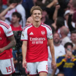 Arsenal remonta para vencer 2-1 a Chelsea y Man United deja más puntos en la Premier