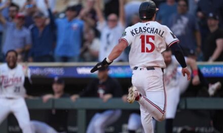 Mellizos vencen 5-4 a los Yankees en la 13ra con sencillo de Victor Caratini