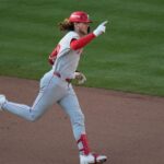 Jonrón de Bohm en la 10ma impulsa victoria de Filis, 4-3 sobre Bravos. Habrá un decisivo 3er juego