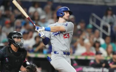Grand slam de Kyle Tucker ayuda a Dodgers a vencer a Marlins por 6-2 para 8ª victoria seguida
