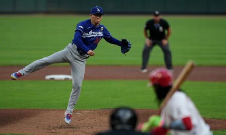 Los Dodgers vencen 4-0 a Rojos y se acercan al título del Oeste de la NL