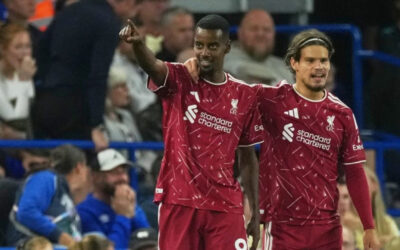 Isak marca doblete y Barcola debuta en el primer triunfo del Liverpool con nuevo técnico