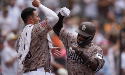 Tatis Jr., Cronenworth y Machado abren con jonrones y Padres vencen 4-3 a Yankees