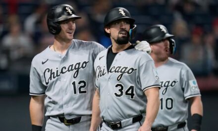 Peters recibe base por bolas clave y Medias Blancas vencen 7-3 a Guardianes