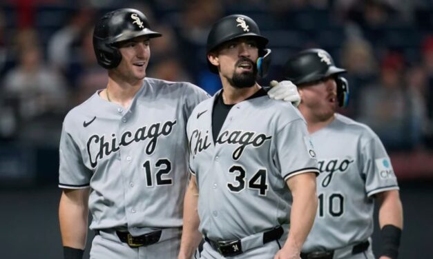 Peters recibe base por bolas clave y Medias Blancas vencen 7-3 a Guardianes