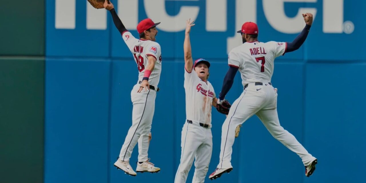 Jonrón de 3 carreras de Petey Halpin impulsa a Guardianes a la cima de la Central de la Americana