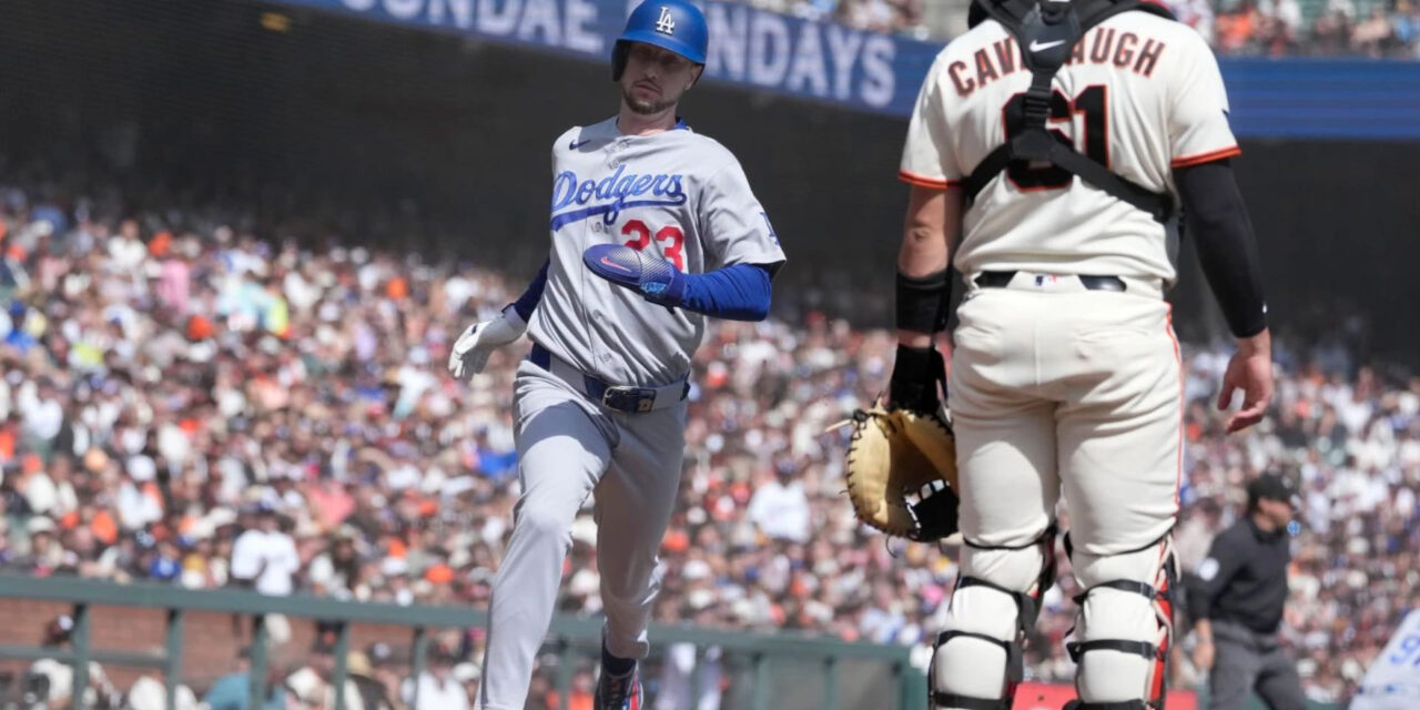 El doble impulsador de Call y el jonrón de tres carreras de Pages en la décima entrada llevan a los Dodgers a su victoria número 100, 5-1 sobre los Giants.