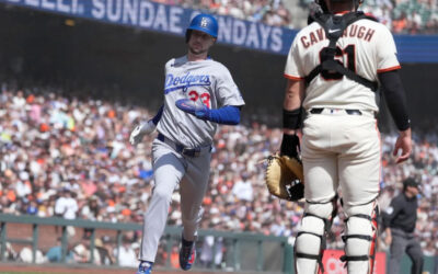 El doble impulsador de Call y el jonrón de tres carreras de Pages en la décima entrada llevan a los Dodgers a su victoria número 100, 5-1 sobre los Giants.