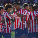 Chivas golea al San Luis 