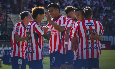 Chivas golea al San Luis 