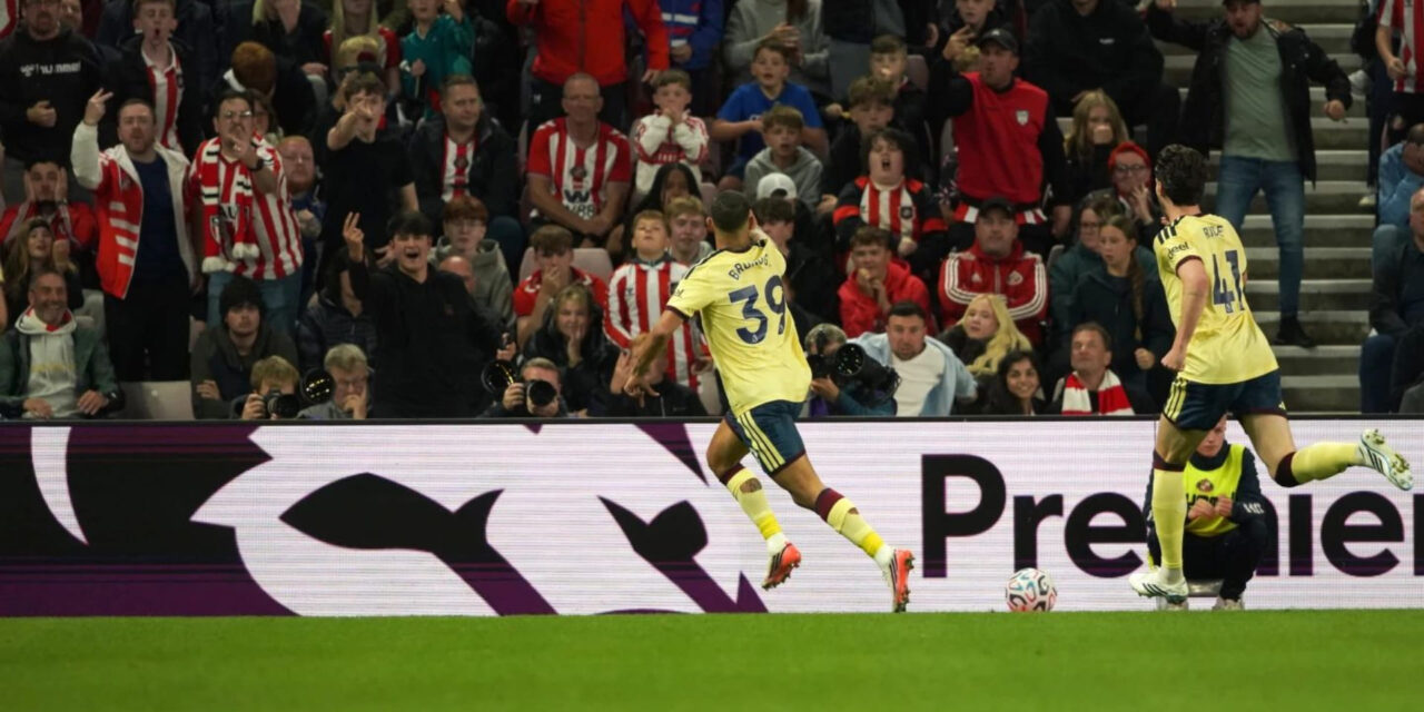 El Arsenal se coloca líder en solitario de la Premier League; el Liverpool y el Chelsea tropiezan.