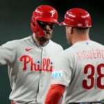 Bryce Harper se embasa 5 veces y Filis vencen 7-1 a Diamondbacks para hilar 6ta victoria