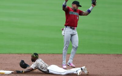 Los Diamondbacks quedan fuera de los playoffs en el último día de la temporada al perder 9-4 ante los Padres, después de que los Phillies aseguraran su pase.