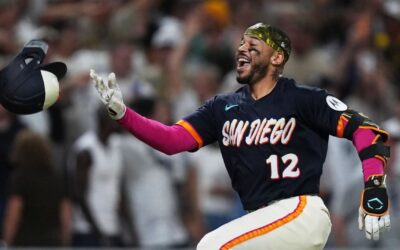 El jonrón de dos carreras de Luis Campusano en la décima entrada llevó a los Padres a una victoria de 3-2 sobre los Yankees.