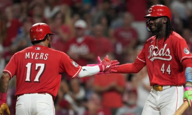 De La Cruz pega un jonrón de 2 carreras y los Rojos aplazan festejo de Dodgers al ganar 6-2