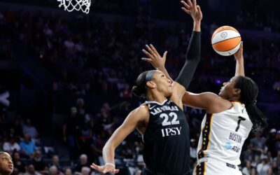 A’ja Wilson anota 38 puntos y las Aces aplastan a las Fever por 102-85 en el primer partido.