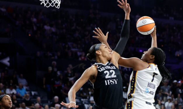 A’ja Wilson anota 38 puntos y las Aces aplastan a las Fever por 102-85 en el primer partido.