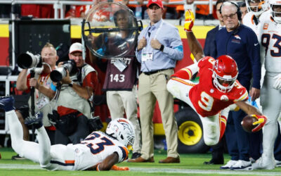Walker arrasa con Denver y Mahomes luce en plena forma mientras los Chiefs aplastan a los Broncos 31-10.