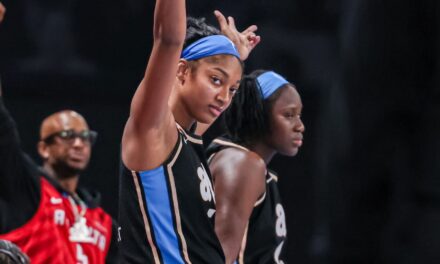 Angel Reese suma 30 puntos y 10 rebotes para ayudar a las Dream a aplastar a las Sun por 103-59.