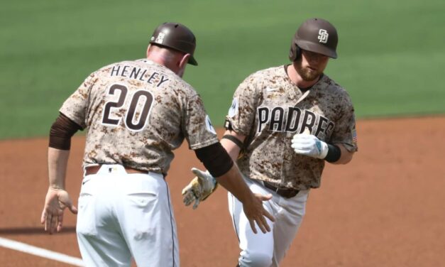 Cronenworth conecta dos jonrones y los Padres vencen 7-3 a los Marlins