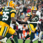 Bijan Robinson arrasa con los Packers y los Falcons logran una cómoda victoria por 35-14.