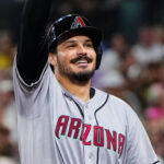 Diamondbacks aplastan 11-4 a San Diego y siguen vivos por el último comodín