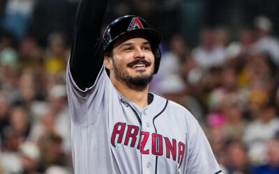 Diamondbacks aplastan 11-4 a San Diego y siguen vivos por el último comodín
