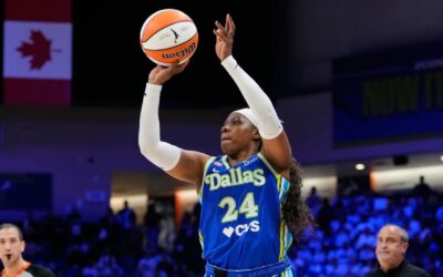 Ogunbowale anota 45 puntos —récord de playoffs de la WNBA— y las Wings ganan en la prórroga, forzando un partido decisivo contra las Valkyries.