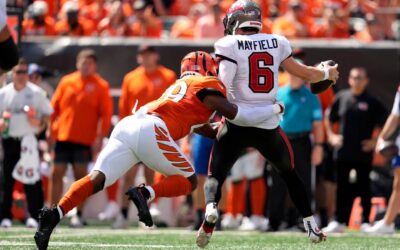 Los tres balones sueltos perdidos por Mayfield resultaron costosos en la derrota por 33-27 ante los Bengals.