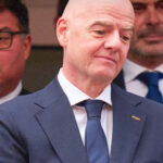 En tensa reunión de la FIFA, Infantino se disculpa por plan de venta del Mundial