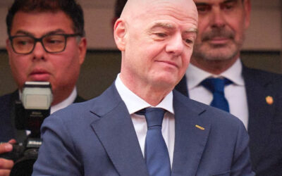 En tensa reunión de la FIFA, Infantino se disculpa por plan de venta del Mundial
