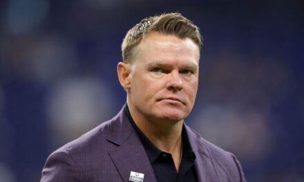 Colts despiden al gerente general Chris Ballard tras inicio 2-4 y derrota ante Titans