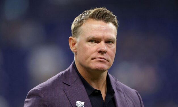 Colts despiden al gerente general Chris Ballard tras inicio 2-4 y derrota ante Titans