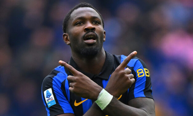 Inter vence a la Fiorentina con esfuerzo tardío de Thuram en la Serie A