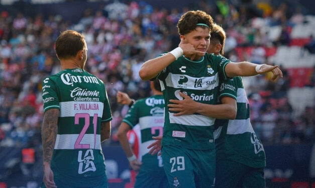 Jiménez marca doblete y le da a Santos Laguna el triunfo ante San Luis