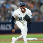 Peralta y Hicks impulsan victoria 3-1 de Rays ante Guardianes para igualar la Serie de Campeonato