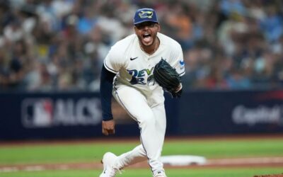Peralta y Hicks impulsan victoria 3-1 de Rays ante Guardianes para igualar la Serie de Campeonato