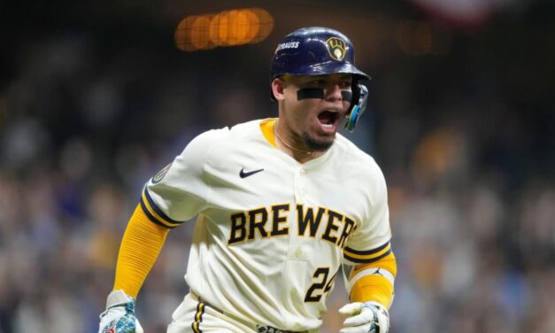 Brewers superan por la mínima (3-2) a los Padres en el primer partido de la NLDS, marcado por una jugada insólita en la novena entrada.