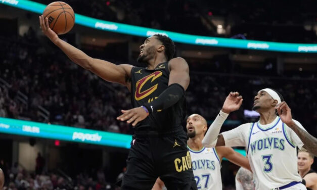Mitchell anota 26 y Cavaliers remontan para vencer a Timberwolves 127-125 en prórroga